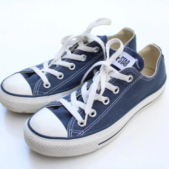 Converse shoes - Picture 8 of 12